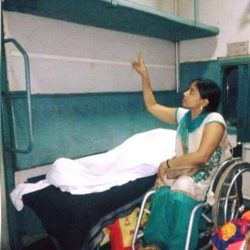 भारत कि पेराल्य्म्पिक खिलाडी को फर्श पैर सफ़र करना पड़ा | After being denied a Lower Berth, this Indian para-athlete was forced to sleep on train floor