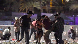 आखिर अमरीकियों को बन्दूक से इतनी मोहब्बत क्यों? | Were Las Vegas guns altered to fire more?