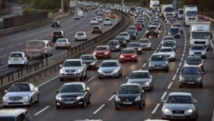 ब्रिटेन में 2040 से नए डीजल और पेट्रोल वाहनों पर प्रतिबन्ध लगाया जाएगा | New diesel and petrol vehicles to be banned from 2040 in UK